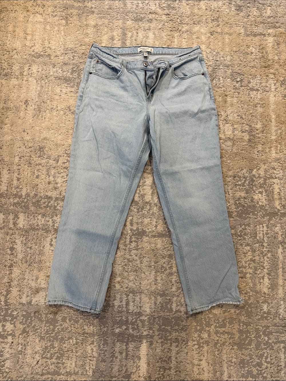 Abercrombie & Fitch Light Wash 90s Straight Mid Rise Curve Love Jeans